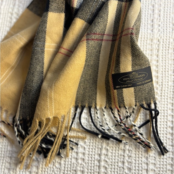 Unisex Adult Blk , Tan , & Red 100% Cashmere Plaid Classic Scarf (12.7 x 35) - Picture 7 of 8